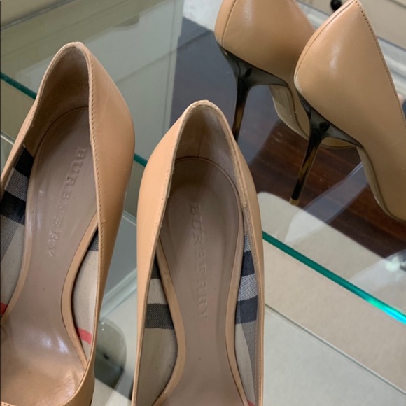 Burberry Classic - Picture 2 of 5